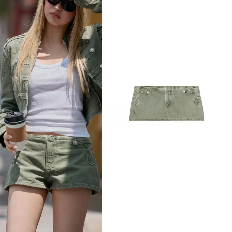Summer New Arrival Embroidered Decorative Low Waist Casual Short Pants Women's Fashion Straight Leg Polyester Fiber
Summer New Arrival Embroidered Decorative Low Waist Casual Short Pants Women's Fashion Straight Leg Polyester Fiber