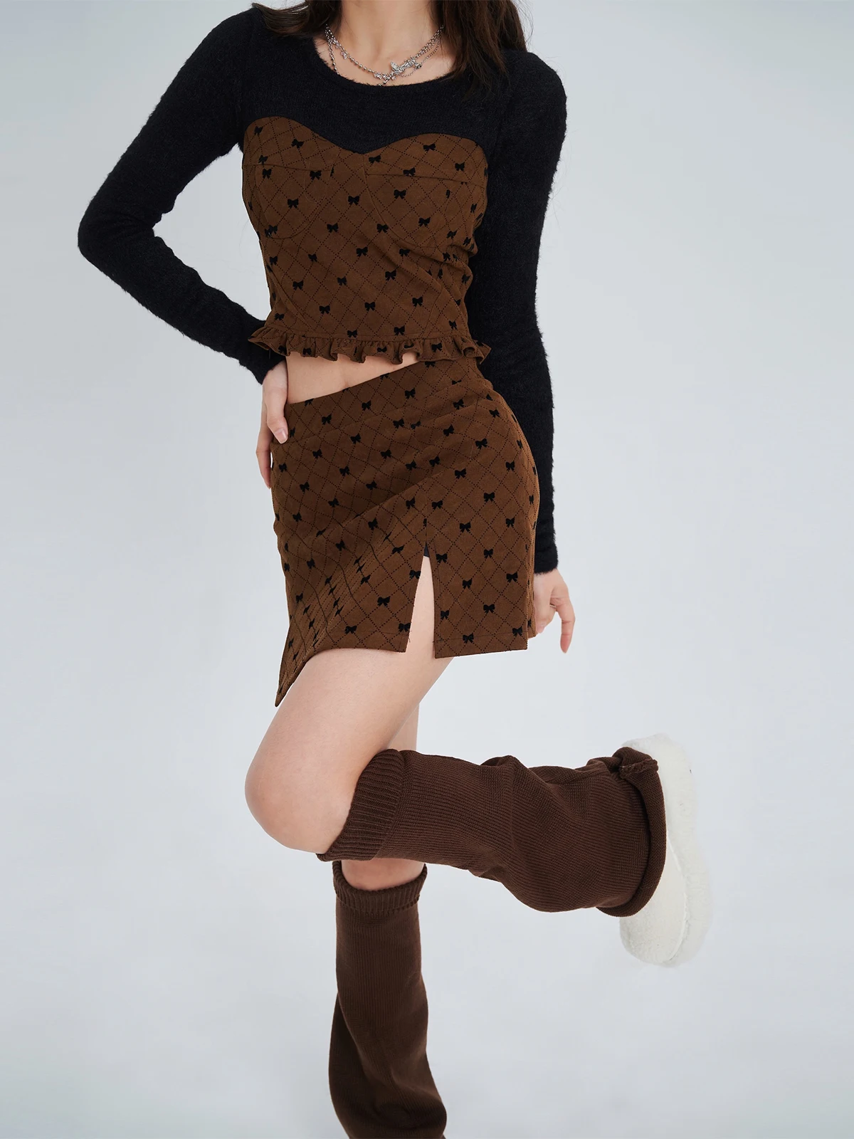 Ретро-комплект: укороченная юбка А-силуэта с завязками и высокой талией, с подкладкой, для женщин, однотонный, весенний, для повседневной носки
Ретро-комплект: укороченная юбка А-силуэта с завязками и высокой талией, с подкладкой, для женщин, однотонный, весенний, для повседневной носки