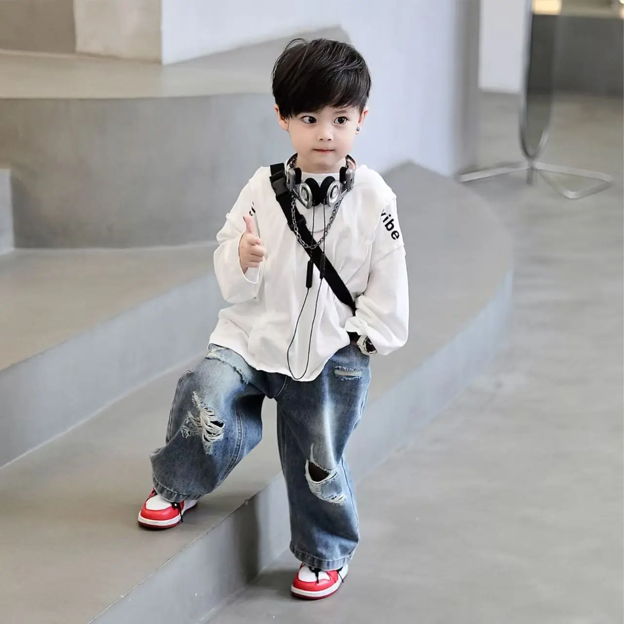 Baby Boys Children Denim Spring Autumn Kid Fashion casual Gentleman White Top+Hole Jean Pants 2Pcs Suits Set Streetwear Handsome
Baby Boys Children Denim Spring Autumn Kid Fashion casual Gentleman White Top+Hole Jean Pants 2Pcs Suits Set Streetwear Handsome