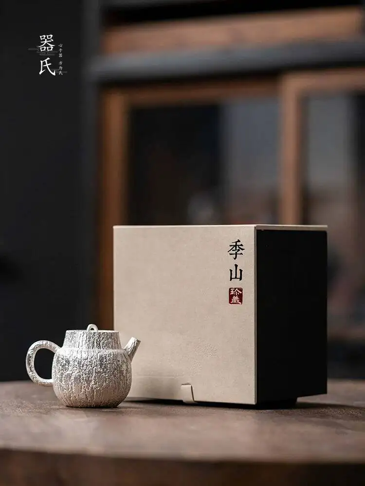 Qishi Jishan With Pine Smoke Ink Silver White Design Single Teapot Home Use Specifically For Brewing Small Green Citrus Tea
Qishi Jishan With Pine Smoke Ink Silver White Design Single Teapot Home Use Specifically For Brewing Small Green Citrus Tea