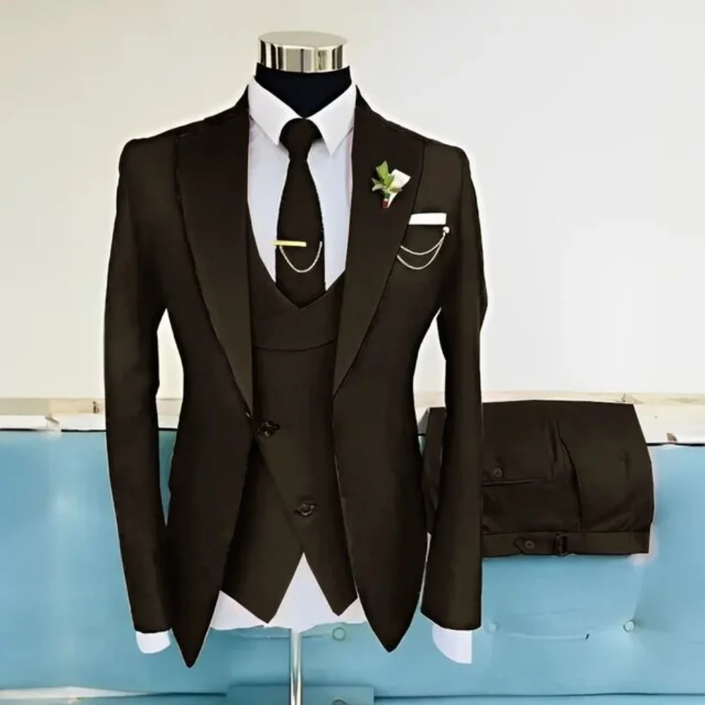 Elegant Men's Coffee Slim Fit Tuxedo 3-Piece Smoking Suit with Peak Lapel Blazer Vest Pants for Wedding Party
Elegant Men's Coffee Slim Fit Tuxedo 3-Piece Smoking Suit with Peak Lapel Blazer Vest Pants for Wedding Party
