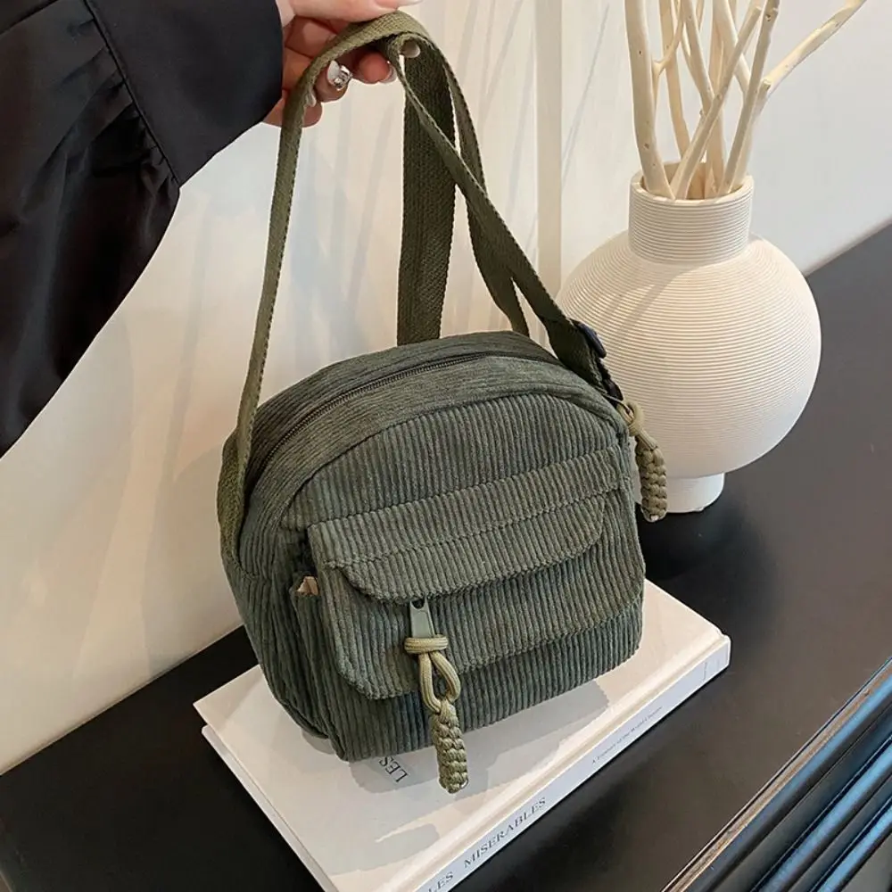 Вельветовая сумка на плечо большой емкости, сумка в корейском стиле, однотонная сумка через плечо, маленькая квадратная сумка из хлопчатобумажной ткани, парусиновая сумка
Вельветовая сумка на плечо большой емкости, сумка в корейском стиле, однотонная сумка через плечо, маленькая квадратная сумка из хлопчатобумажной ткани, парусиновая сумка