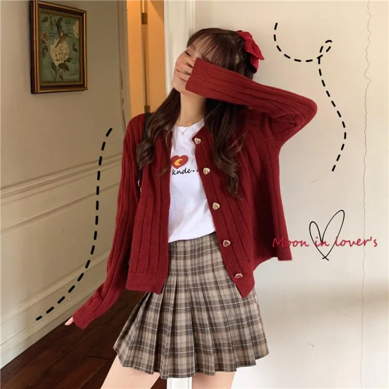Love Button Red O Neck Sweet Women's Short Sweater Cardigan Autumn Winter Korean Version Elegant Casual Loose Fit Knitted Coat
Love Button Red O Neck Sweet Women's Short Sweater Cardigan Autumn Winter Korean Version Elegant Casual Loose Fit Knitted Coat