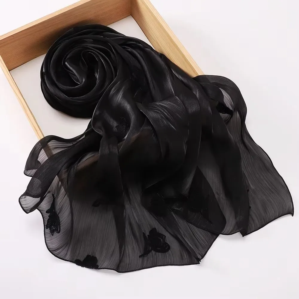 Elegant Glitter Floral Embroidery Hijab 70*175CM Shimmer Islamic Head Wrap Lightweight Crinkle Plain Scarves For Women
Elegant Glitter Floral Embroidery Hijab 70*175CM Shimmer Islamic Head Wrap Lightweight Crinkle Plain Scarves For Women