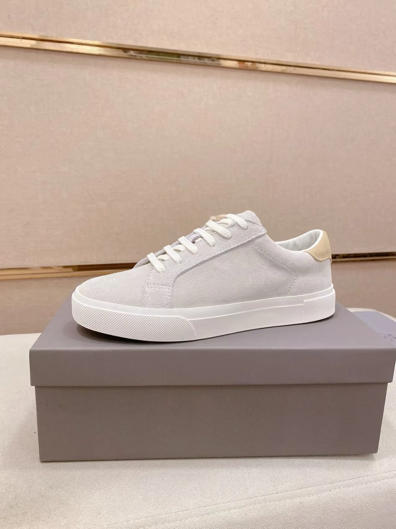 Top Quality High-Top Casual Shoes Sneaker Flowers Embroidery Technical Canvas B23 Oblique Trainers Womens Mens Dress Sneakers15
Top Quality High-Top Casual Shoes Sneaker Flowers Embroidery Technical Canvas B23 Oblique Trainers Womens Mens Dress Sneakers15