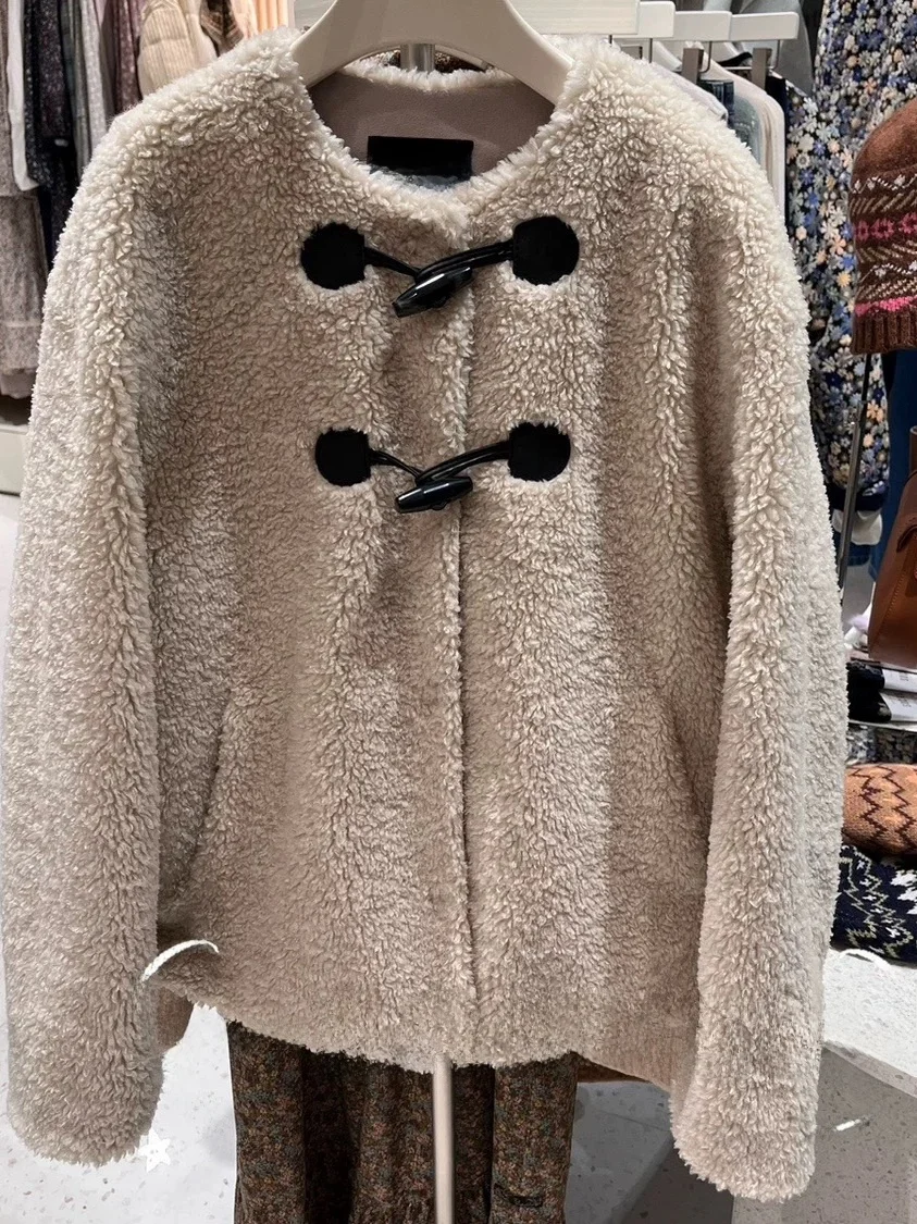 Зимняя новинка 2025: Уютная теплая куртка из овечьей шерсти с круглым вырезом, свободного кроя, для повседневной носки, цветная, для поездок на работу.
Зимняя новинка 2025: Уютная теплая куртка из овечьей шерсти с круглым вырезом, свободного кроя, для повседневной носки, цветная, для поездок на работу.