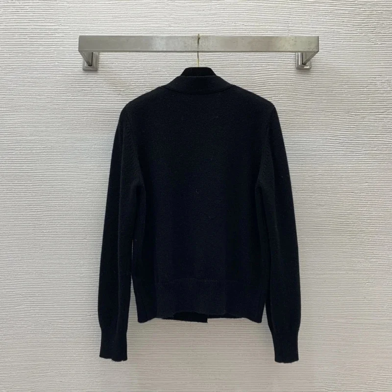 Autumn New Wool Blend Large Button Short V-neck Knitted Cardigan Top L1725
Autumn New Wool Blend Large Button Short V-neck Knitted Cardigan Top L1725
