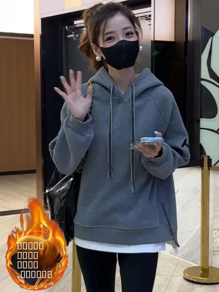 Утепленная флисовая толстовка с вышивкой букв, женская, осенне-зимняя, новая, универсальная, стройнящая, скрывающая живот, с длинным рукавом
Утепленная флисовая толстовка с вышивкой букв, женская, осенне-зимняя, новая, универсальная, стройнящая, скрывающая живот, с длинным рукавом