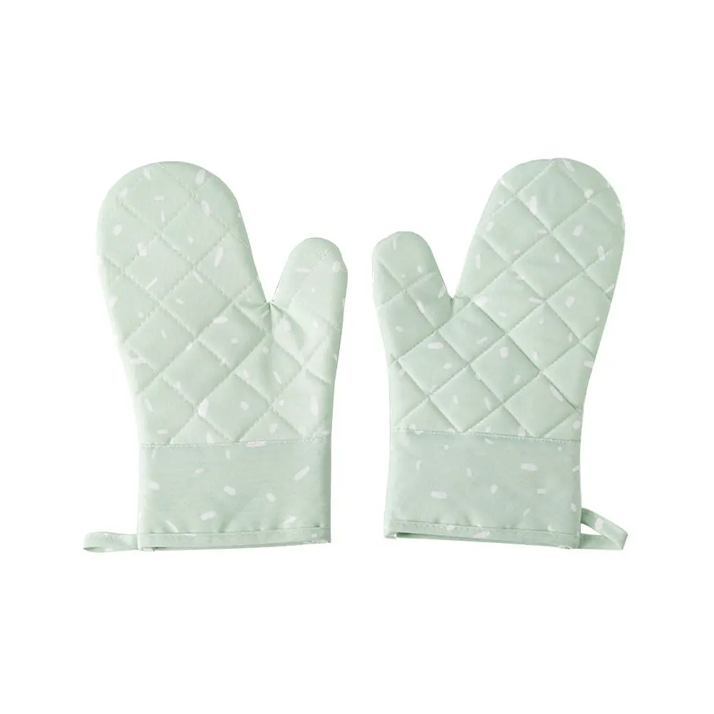 A Pair of Heat Resistant Microwave Oven Gloves Thick Fabric Silicone Non-Slip Insulated Mitts for Baking Cooking Kitchen Use
A Pair of Heat Resistant Microwave Oven Gloves Thick Fabric Silicone Non-Slip Insulated Mitts for Baking Cooking Kitchen Use