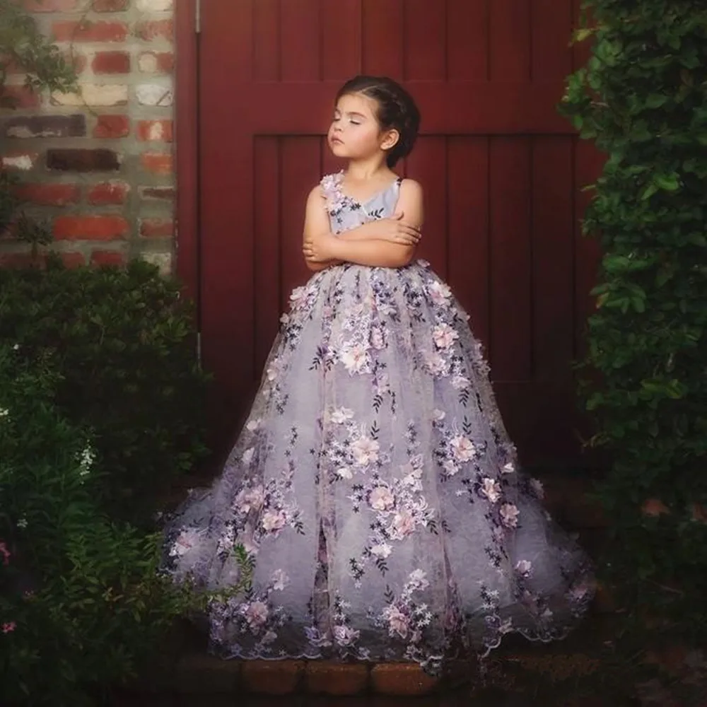 Little Flower Girl Dresses for Wedding 3D Floral Appliques Girl Pageant Dresses Sleeveless V Neck Spaghetti Strap Tulle Party Go
Little Flower Girl Dresses for Wedding 3D Floral Appliques Girl Pageant Dresses Sleeveless V Neck Spaghetti Strap Tulle Party Go