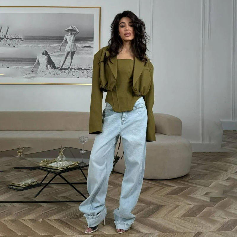 Европейско-американский стиль: короткое пальто с топом-бюстье на косточках, комплект из двух предметов, вечернее платье, идеальное сочетание для женщин, весна 2026
Европейско-американский стиль: короткое пальто с топом-бюстье на косточках, комплект из двух предметов, вечернее платье, идеальное сочетание для женщин, весна 2026