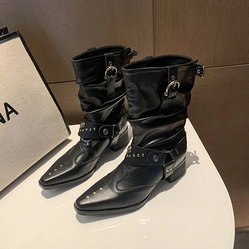 Black Pleated Western Cowboy Short Boots for Women, Large Size, New Spring and Autumn Style, Chunky Heel, Studded, Slouchy Boots, British Style Fashion Boots
Black Pleated Western Cowboy Short Boots for Women, Large Size, New Spring and Autumn Style, Chunky Heel, Studded, Slouchy Boots, British Style Fashion Boots