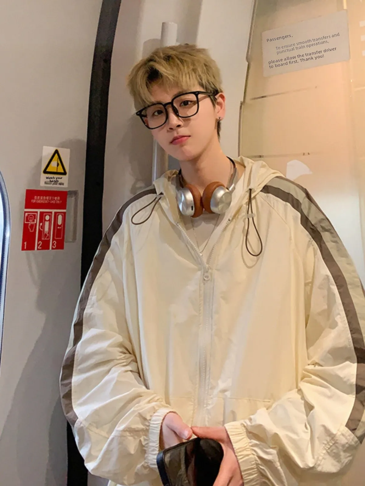 Ultra-Thin Tee-Barrel Men's Summer Outdoor Jaet Ice Silk Sun Protection Coat with Hood Faionable American Vibe
Ultra-Thin Tee-Barrel Men's Summer Outdoor Jaet Ice Silk Sun Protection Coat with Hood Faionable American Vibe