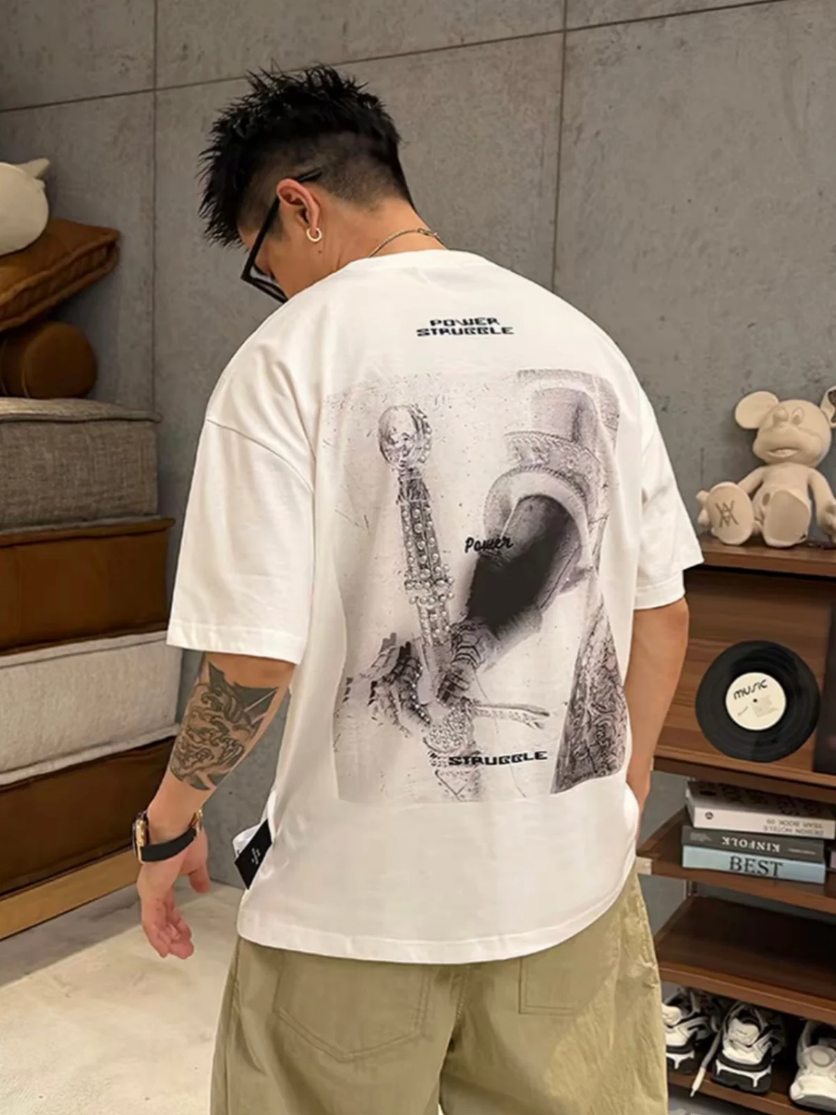 Summer Casual Loose Fit Men's T-Shirt round Neck Short Sleeve Embroidered Letter Print Breathable Outdoor Leisure Fashion Top
Summer Casual Loose Fit Men's T-Shirt round Neck Short Sleeve Embroidered Letter Print Breathable Outdoor Leisure Fashion Top