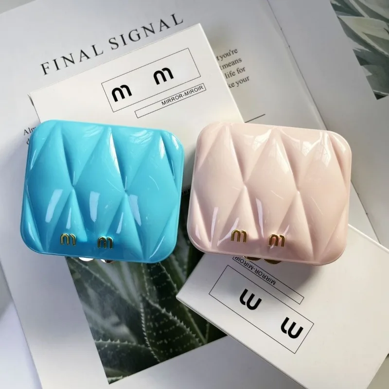 Foldable Makeup Mirror Mini Square European Retro Portable Hand Mirror Double-sided Pocket Cosmetic Mirrors Home Accessories
Foldable Makeup Mirror Mini Square European Retro Portable Hand Mirror Double-sided Pocket Cosmetic Mirrors Home Accessories