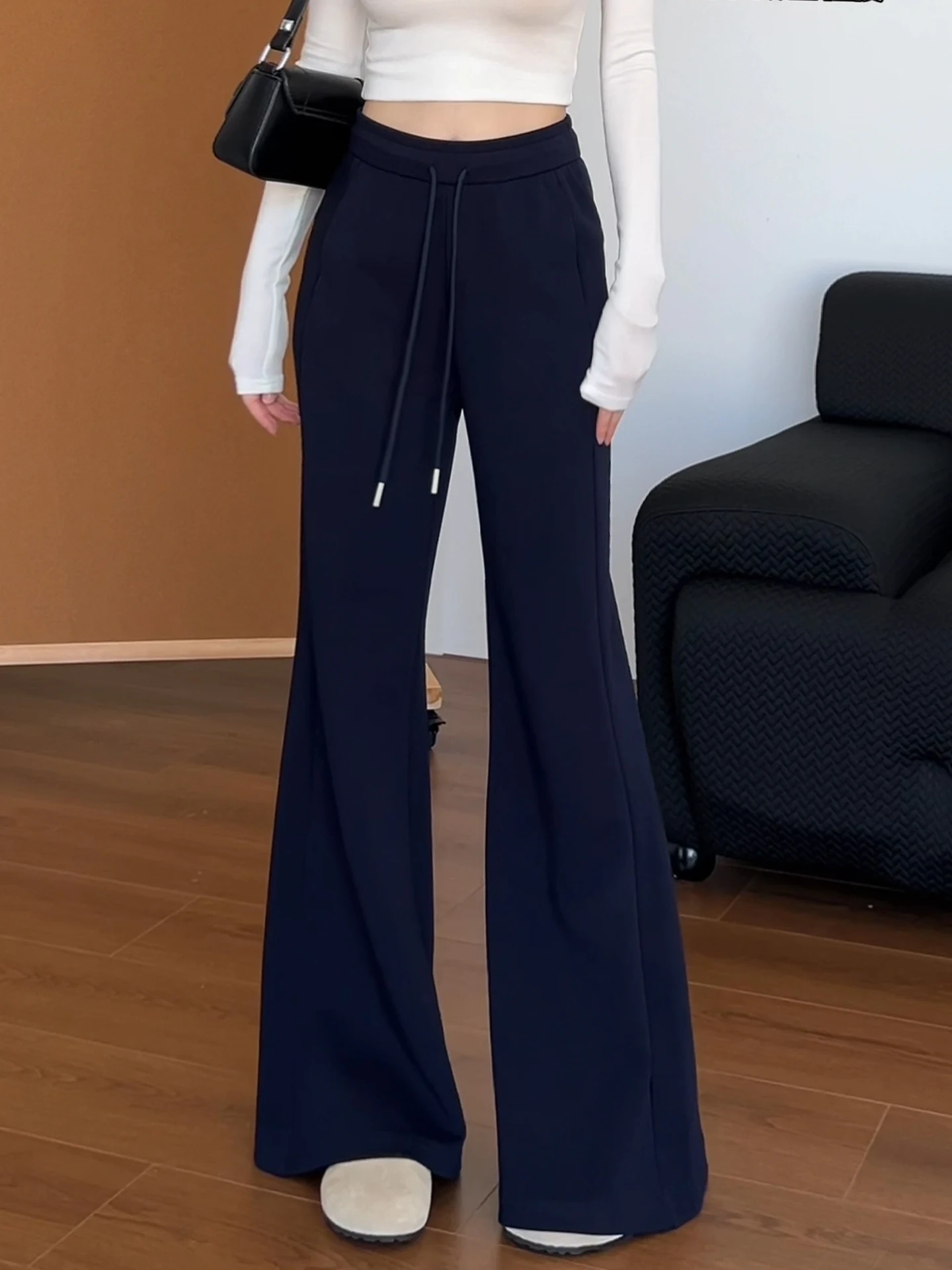 Расклешенные повседневные брюки с высокой талией, женские спортивные брюки для йоги на подкладке, новые зимние брюки свободного покроя в американском стиле
Расклешенные повседневные брюки с высокой талией, женские спортивные брюки для йоги на подкладке, новые зимние брюки свободного покроя в американском стиле