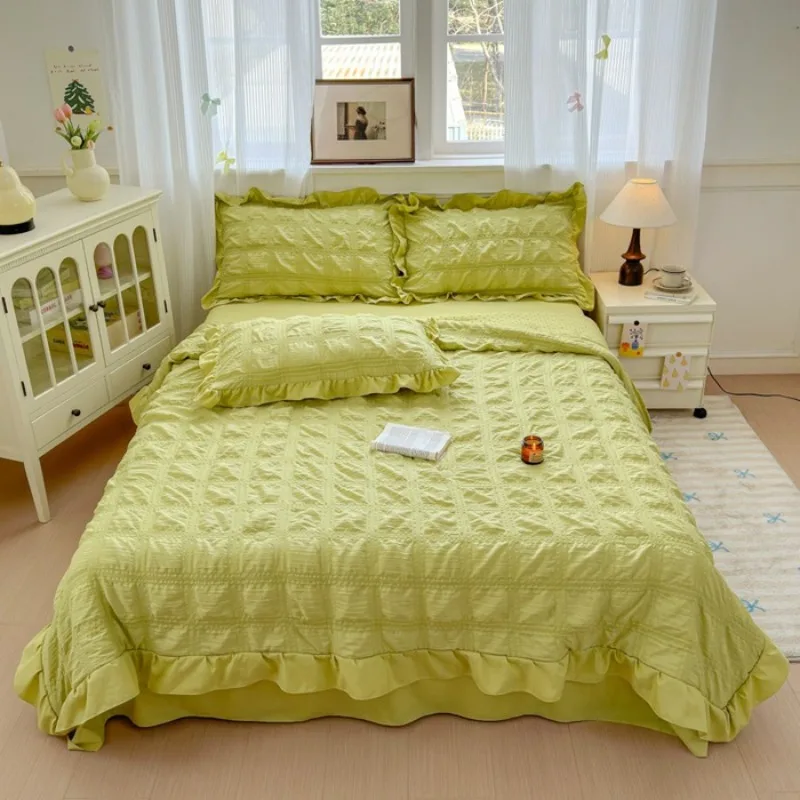 2025 new 7D Doudou summer quilt Korean version seersucker summer cool quilt four-piece princess style summer thin quilt 
2025 new 7D Doudou summer quilt Korean version seersucker summer cool quilt four-piece princess style summer thin quilt