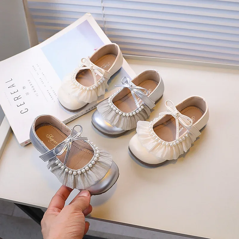 New Sweet Girl Leather Shoe Lace Pleated Children's Flats Elegant Versatile Kids Causal Princess Wedding Party Shoes Soft Bottom
New Sweet Girl Leather Shoe Lace Pleated Children's Flats Elegant Versatile Kids Causal Princess Wedding Party Shoes Soft Bottom