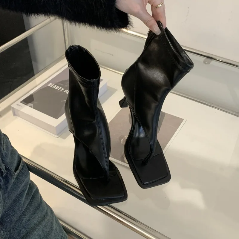 Женские модные крутые ботинки на высоком каблуке, летние новые стильные сандалии на высоком каблуке с молнией сзади, высокие сандалии с носком, женская обувь
Женские модные крутые ботинки на высоком каблуке, летние новые стильные сандалии на высоком каблуке с молнией сзади, высокие сандалии с носком, женская обувь