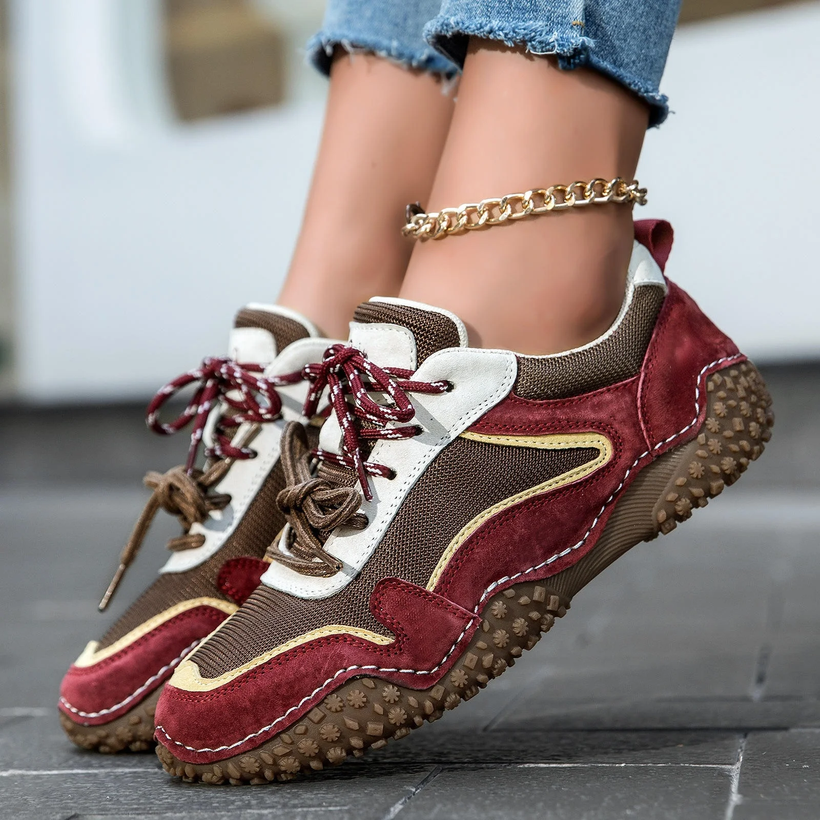 Outdoor Casual oes Top Layer Genuine Leather Sports oes for Men And Women Breathable round Toe Rubber Outsole
Outdoor Casual oes Top Layer Genuine Leather Sports oes for Men And Women Breathable round Toe Rubber Outsole