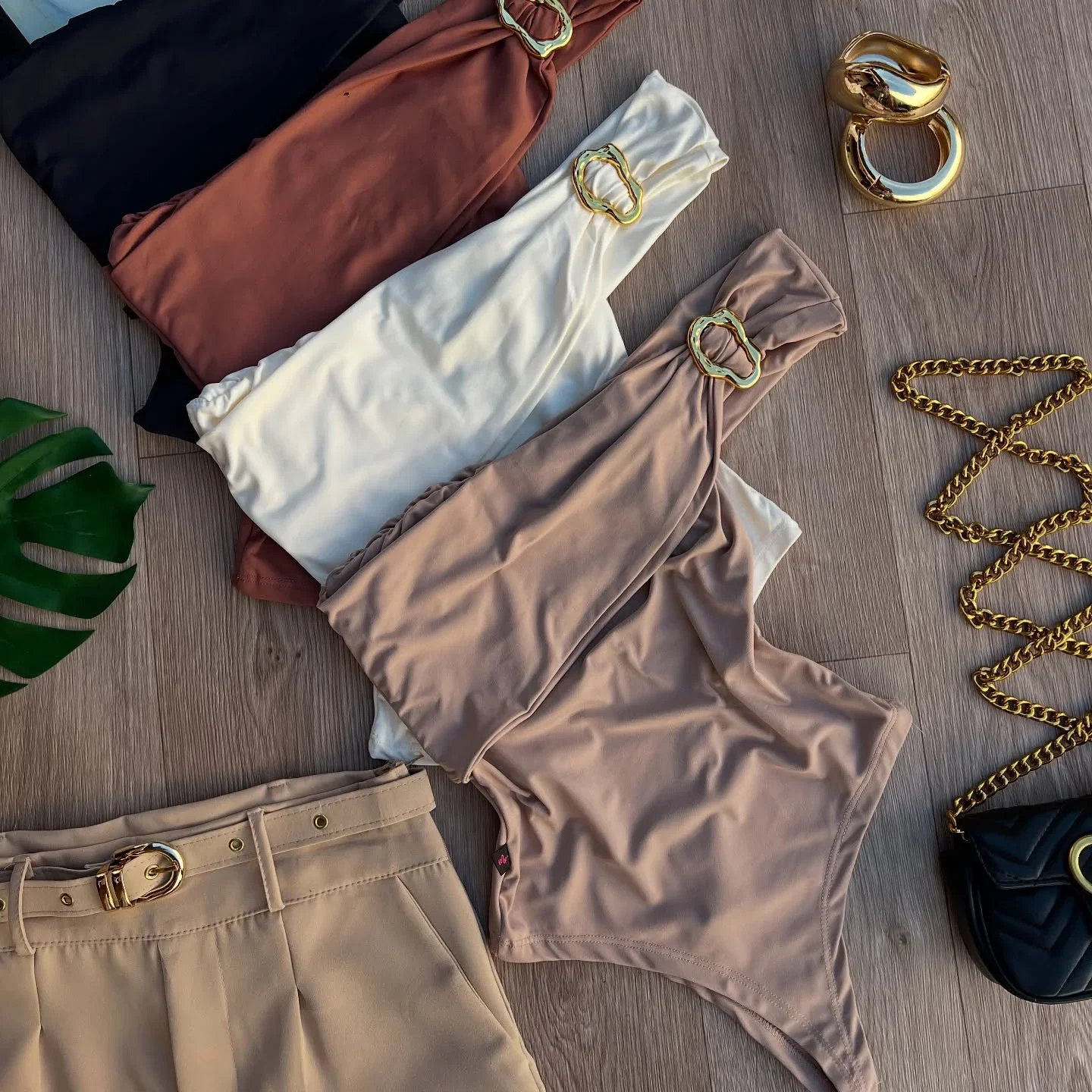 One Shoulder Swimsuit Women Sexy Swimwear Push Up Bikini Female Bandeau Biquini Button Slimming Bathingsuit Bodysuit Beachwear
One Shoulder Swimsuit Women Sexy Swimwear Push Up Bikini Female Bandeau Biquini Button Slimming Bathingsuit Bodysuit Beachwear