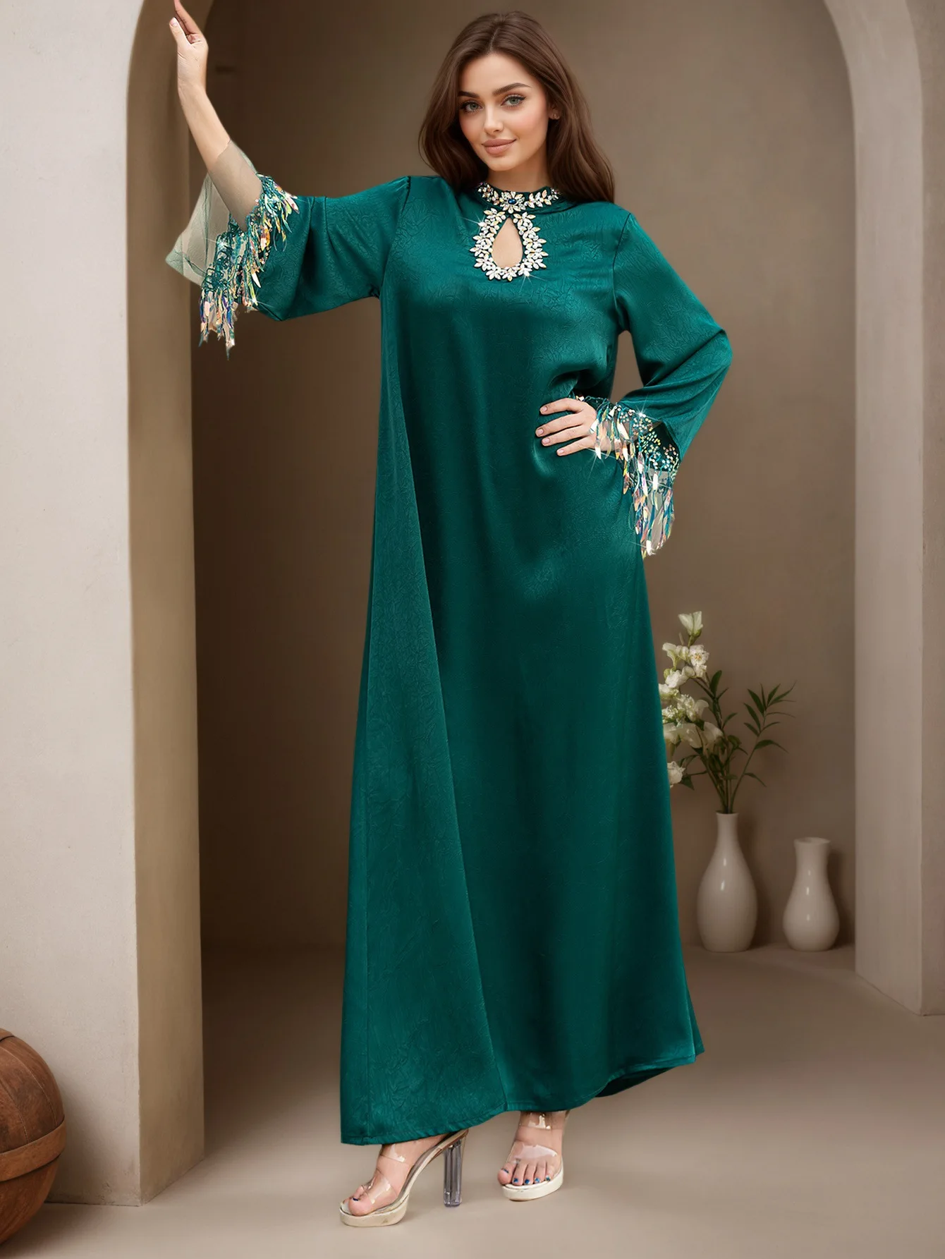 Роскошная Абая ручная работа сшитая стразами Абая с воротником-стойкой украшенная Абая Дубай Вечерняя длина до пола Галабия
Роскошная Абая ручная работа сшитая стразами Абая с воротником-стойкой украшенная Абая Дубай Вечерняя длина до пола Галабия