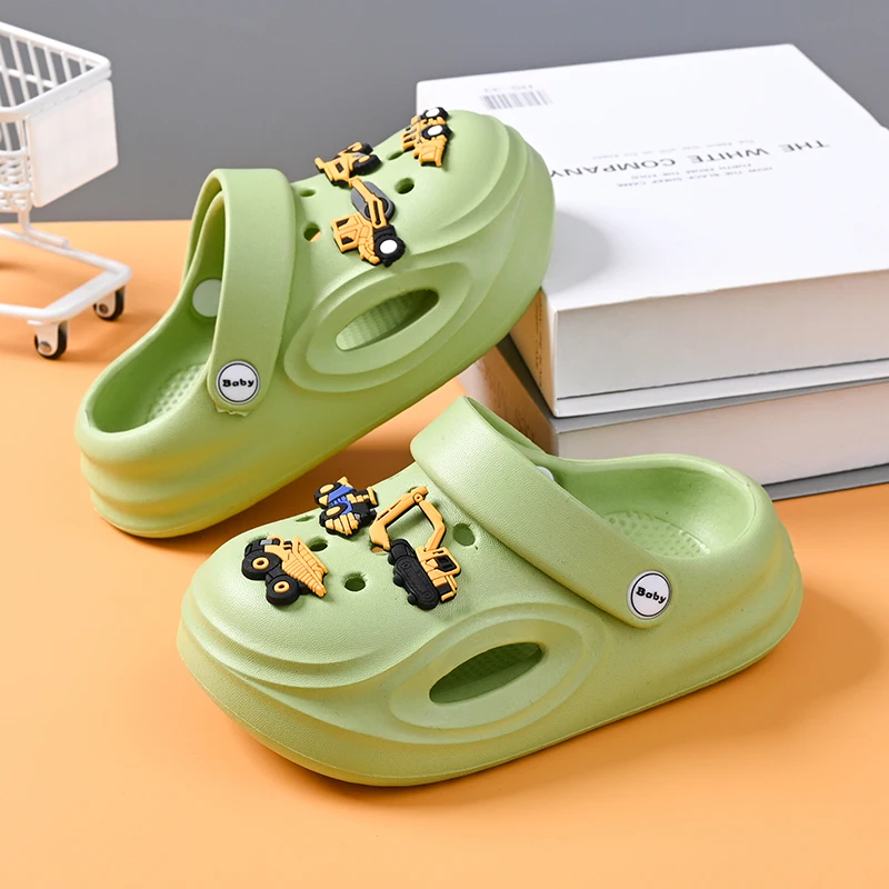 A Pair Kids Breathable Clogs With Decorative Charms, Anti-slip Soft Sole 2-in-1 Slides, Boys Girls Daily Sandals BW-555K31
A Pair Kids Breathable Clogs With Decorative Charms, Anti-slip Soft Sole 2-in-1 Slides, Boys Girls Daily Sandals BW-555K31