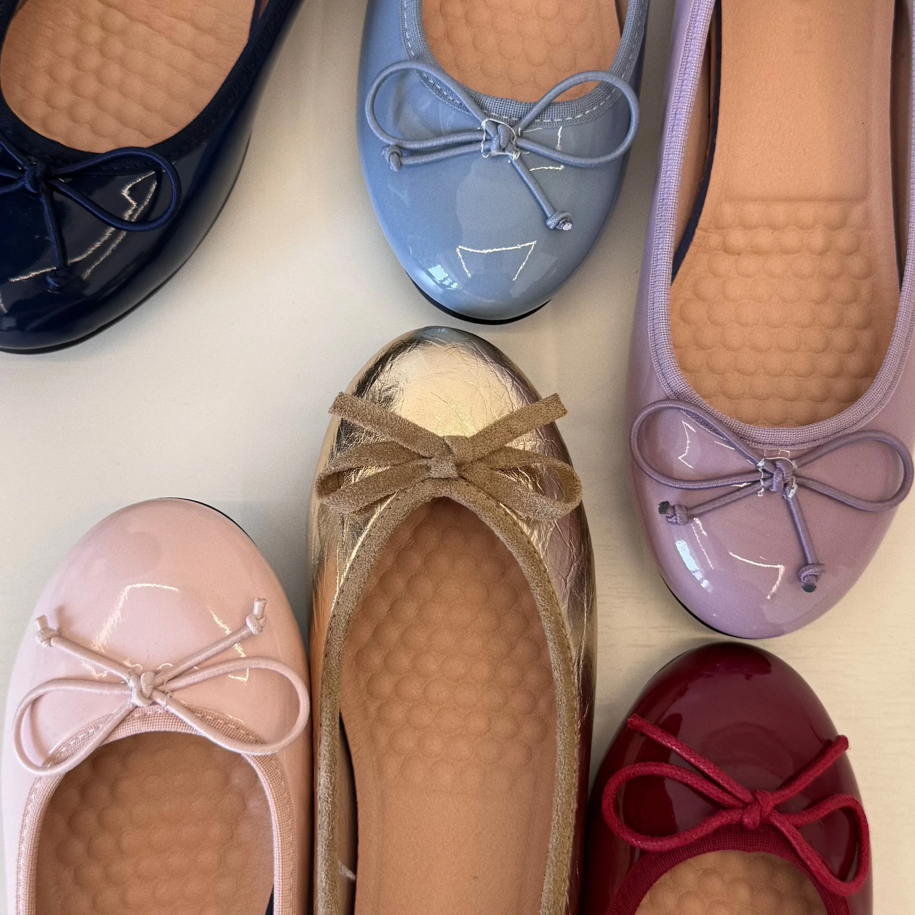 Summer FruitJuice Soft Sole Ballet Flats French Gentle Style Hidden Heel Bow Shallow Shoes Women Versatile Makes Feet Look Small
Summer FruitJuice Soft Sole Ballet Flats French Gentle Style Hidden Heel Bow Shallow Shoes Women Versatile Makes Feet Look Small