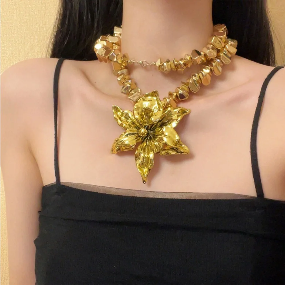 Alloy Flower Stone Beaded Necklace Bohemian Statement Jewelry Flower Pendant Necklaces Elegant Gold Exaggerated Choker Banquet
Alloy Flower Stone Beaded Necklace Bohemian Statement Jewelry Flower Pendant Necklaces Elegant Gold Exaggerated Choker Banquet