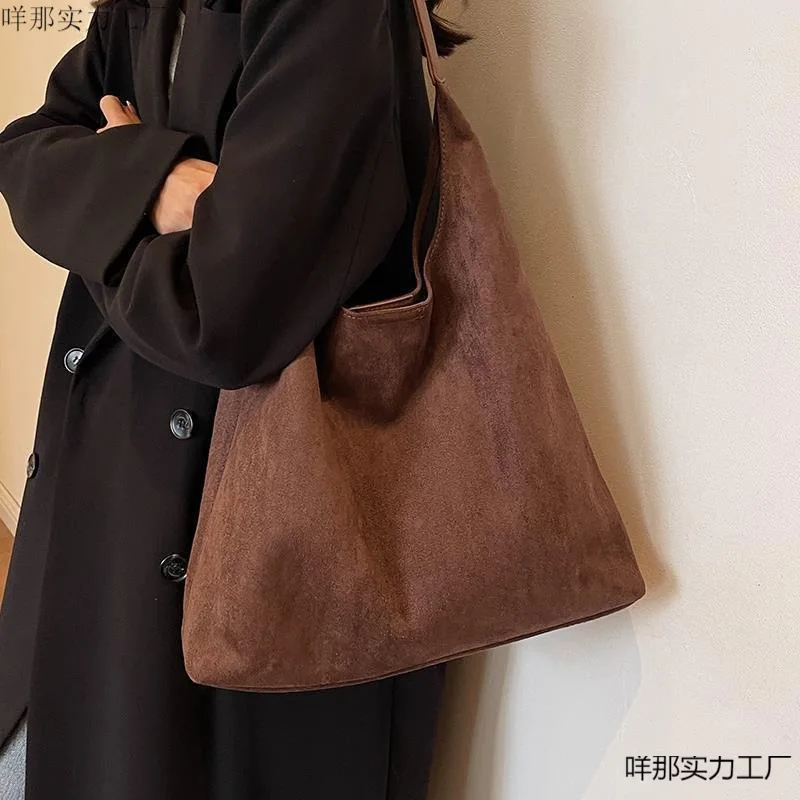 2025 Fall Winter Vintage Tote Bag, Frosted Shoulder Purse for Women, Textured Commuter Bag, Spacious Minimalist Crossbody Tote
2025 Fall Winter Vintage Tote Bag, Frosted Shoulder Purse for Women, Textured Commuter Bag, Spacious Minimalist Crossbody Tote