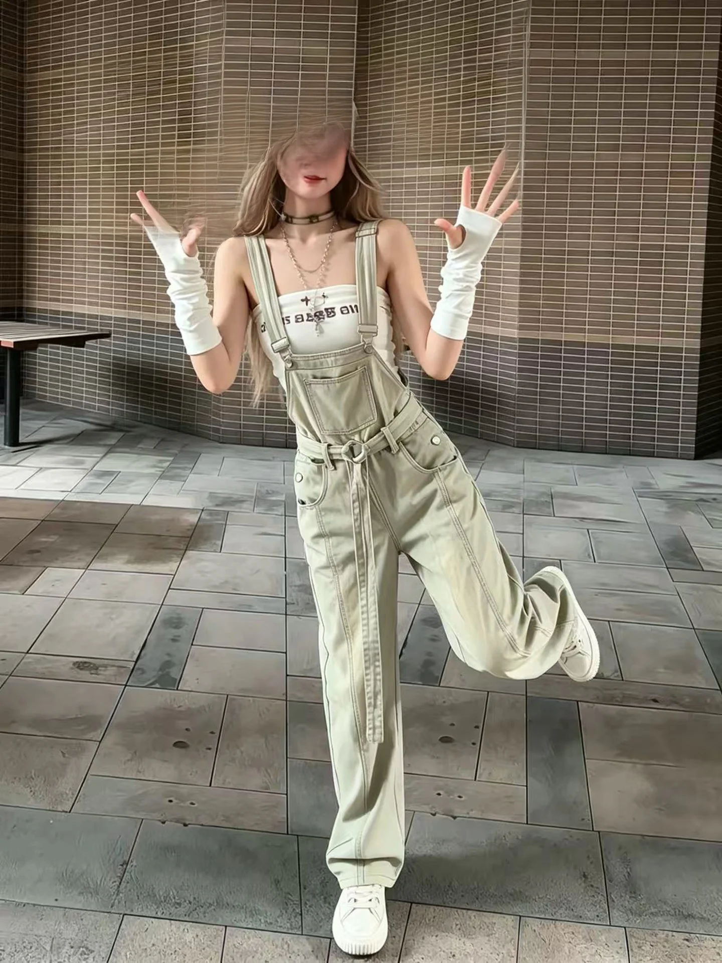 Retro American Washed Denim Overalls Women's Loose Casual Wide Leg Jumpsuit Spring 2026 New Style Fashion Sensation
Retro American Washed Denim Overalls Women's Loose Casual Wide Leg Jumpsuit Spring 2026 New Style Fashion Sensation