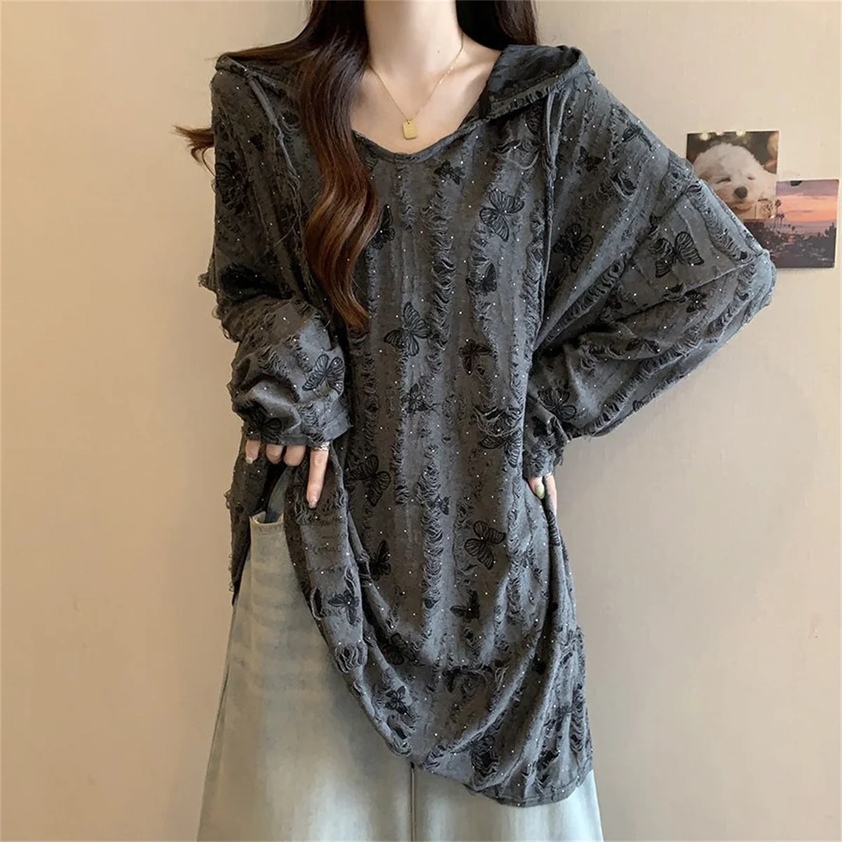 Тонкая толстовка с капюшоном и принтом в виде бабочек, коллекция для весны и осени, повседневная мода, универсальный стиль.
Тонкая толстовка с капюшоном и принтом в виде бабочек, коллекция для весны и осени, повседневная мода, универсальный стиль.