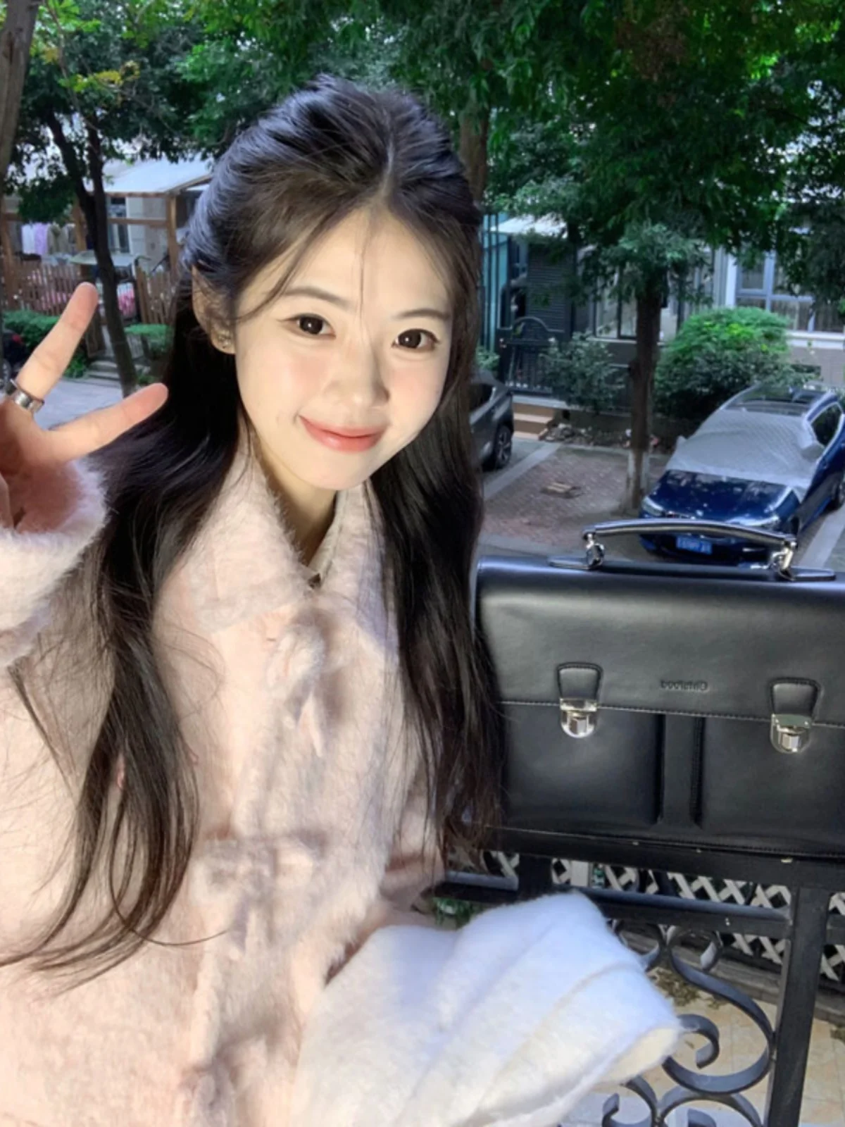 Trendy Fur Coat Thiened Mid-Length Inteated Leather And Fur Outerwear Spring New Arrival Women's Casual Long Sve Coat
Trendy Fur Coat Thiened Mid-Length Inteated Leather And Fur Outerwear Spring New Arrival Women's Casual Long Sve Coat