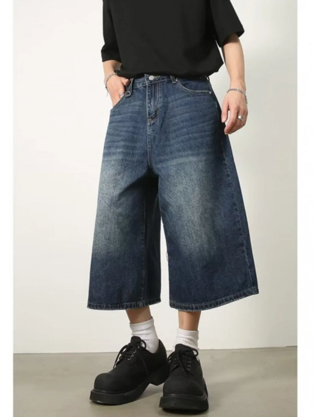 Retro American Washed Denim Shorts Men's Summer over Knee Six Seven Eight Nine Pants Trendy Handsome Jeans Youth Popular Style
Retro American Washed Denim Shorts Men's Summer over Knee Six Seven Eight Nine Pants Trendy Handsome Jeans Youth Popular Style