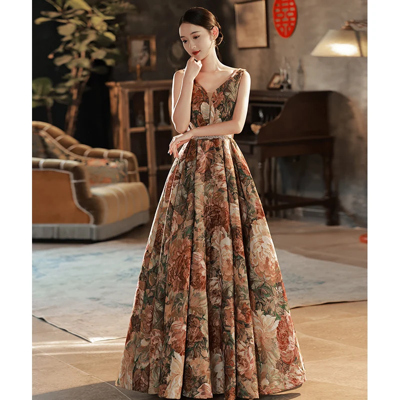 Vintage Women's Evening Dress V-neck Sleeveless Bandage Pleated Floral Print Vestidos Elegant Female Floor Length Gowns
Vintage Women's Evening Dress V-neck Sleeveless Bandage Pleated Floral Print Vestidos Elegant Female Floor Length Gowns