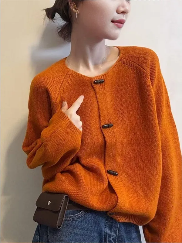 Spring 2026 Women's Fashion Versatile Long Sleeve Knitted Cardigan Single Button Horn Button Casual Loose Fit Polyester Fiber
Spring 2026 Women's Fashion Versatile Long Sleeve Knitted Cardigan Single Button Horn Button Casual Loose Fit Polyester Fiber