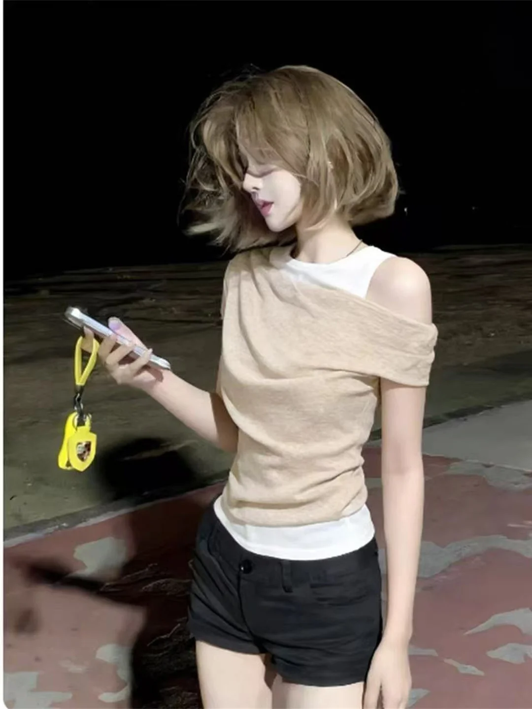 Korean Style Shoulder Bared Short Sleeve T-Shirt Women's Fashionable Asymmetrical Design Sexy Slimming Top Spring 2026
Korean Style Shoulder Bared Short Sleeve T-Shirt Women's Fashionable Asymmetrical Design Sexy Slimming Top Spring 2026