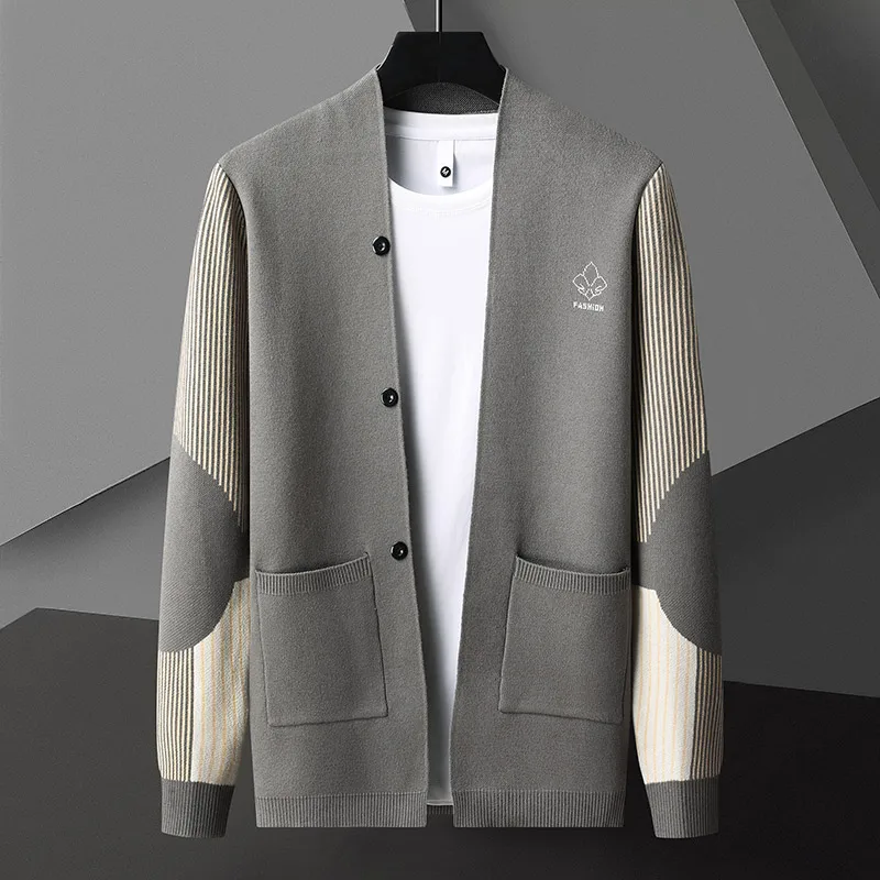 2023 Korean Fall Winter Harajuku Vintage Knit Sweater Men Patchwork Jacket Coat Top Designer Luxury Brand Clothing Mens Cardigan
2023 Korean Fall Winter Harajuku Vintage Knit Sweater Men Patchwork Jacket Coat Top Designer Luxury Brand Clothing Mens Cardigan