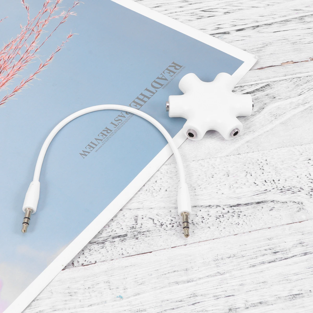 Hexangular Headphone Jack Splitter 5 Way 6 Port Female Audio Connector Adapter for Phone Music Player PC (White)
Hexangular Headphone Jack Splitter 5 Way 6 Port Female Audio Connector Adapter for Phone Music Player PC (White)
