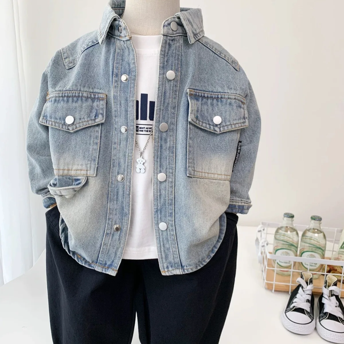Spring and Autumn Children's Denim Jacket Fashion New Style Boys' Fashion Soft Korean Edition Coat
Spring and Autumn Children's Denim Jacket Fashion New Style Boys' Fashion Soft Korean Edition Coat