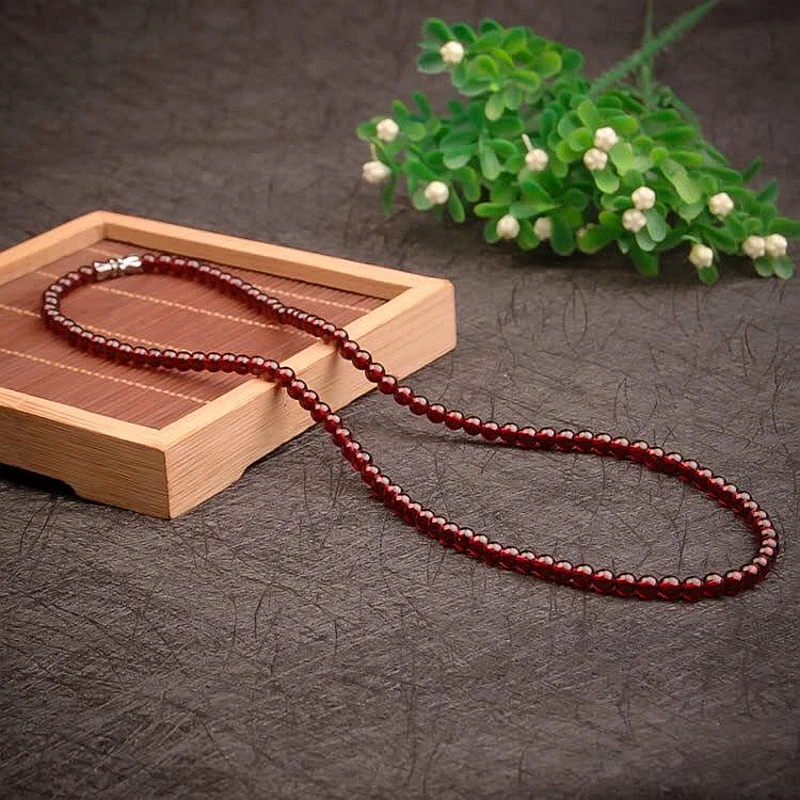 Ожерелье с натуральным гранатом, цепочка на ключицу, простые ожерелья 4/5 мм для женщин, легкие роскошные высококачественные INS, модные ювелирные изделия-амулеты на удачу
Ожерелье с натуральным гранатом, цепочка на ключицу, простые ожерелья 4/5 мм для женщин, легкие роскошные высококачественные INS, модные ювелирные изделия-амулеты на удачу