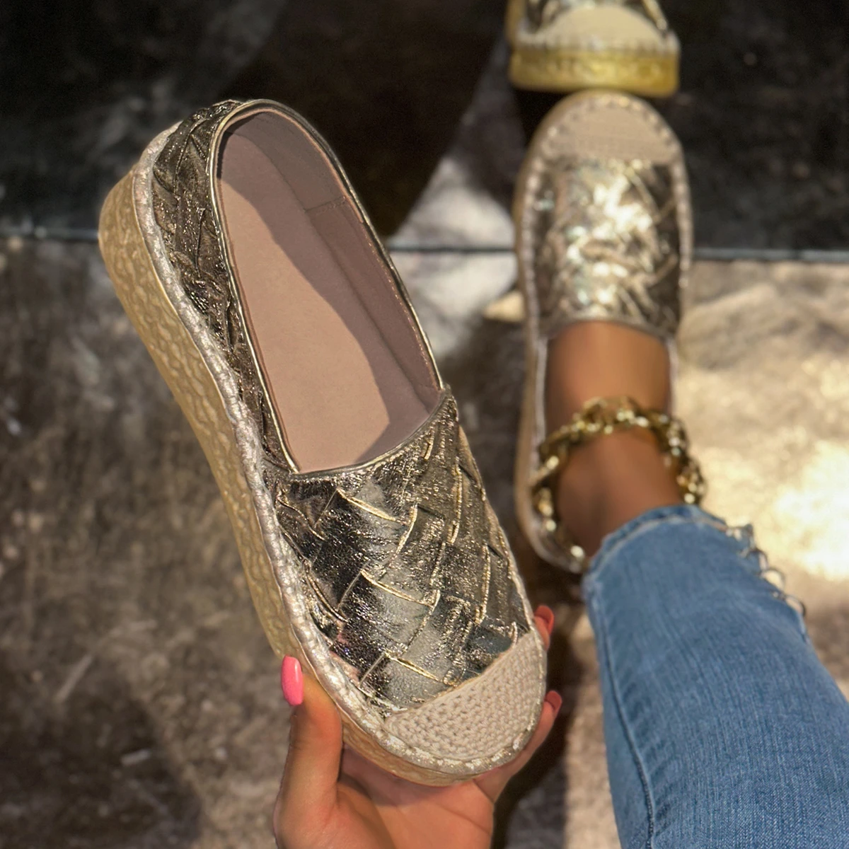 Woman Sneakers Lightweight Silver Gold Loafers New Flat Platform Women Casual Shoes Weave Designer Autumn Flats Sneakers Woman
Woman Sneakers Lightweight Silver Gold Loafers New Flat Platform Women Casual Shoes Weave Designer Autumn Flats Sneakers Woman