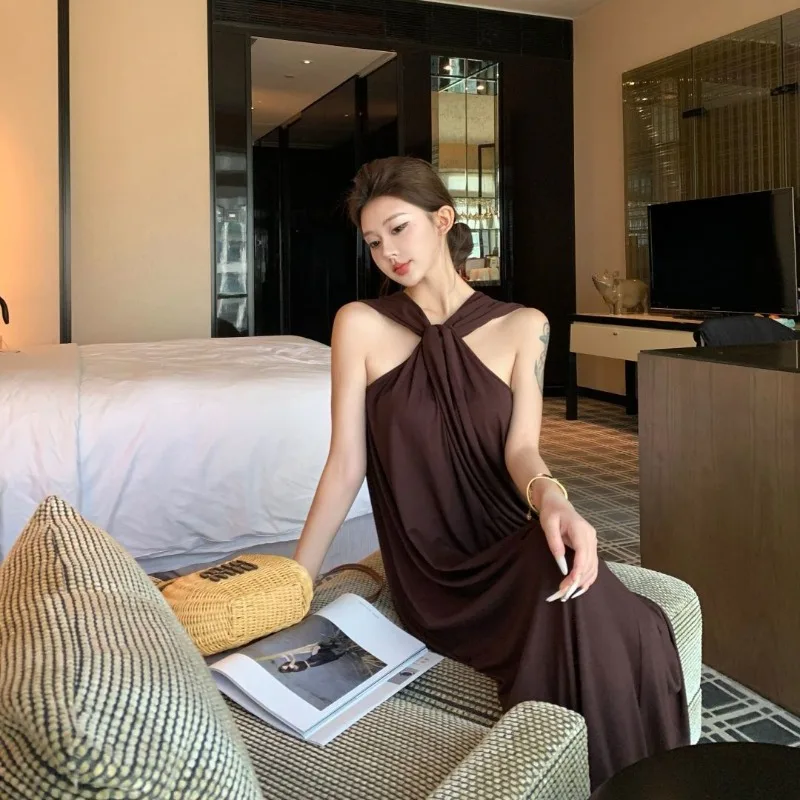 Temperament Coffee Color Sleeveless Halter Dress Women 2025 New Versatile Loose Slim Drape Long Skirt
Temperament Coffee Color Sleeveless Halter Dress Women 2025 New Versatile Loose Slim Drape Long Skirt
