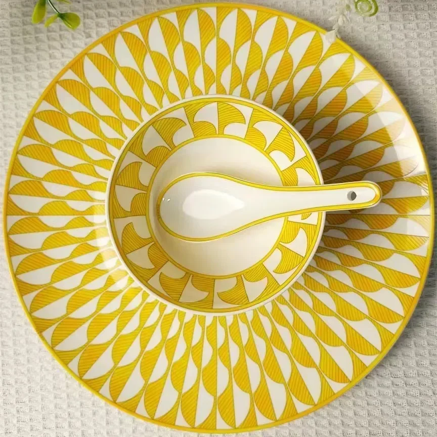 Geschirr im europäischen Stil Bone China Persönlichkeit westliche Küche Platte geometrische kreative Haushalts steak Essteller
Geschirr im europäischen Stil Bone China Persönlichkeit westliche Küche Platte geometrische kreative Haushalts steak Essteller