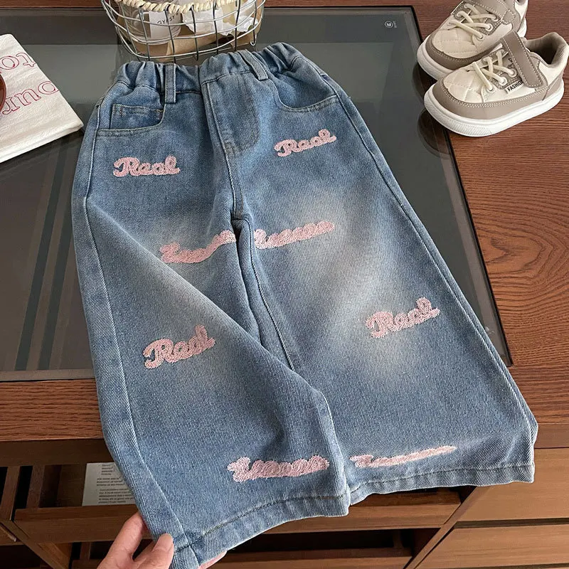 Girls Embroidered Jeans 2025 New Childrens Korean Edition Spring and Autumn Casual Wide Leg Pants Fashionable and Stylish
Girls Embroidered Jeans 2025 New Childrens Korean Edition Spring and Autumn Casual Wide Leg Pants Fashionable and Stylish