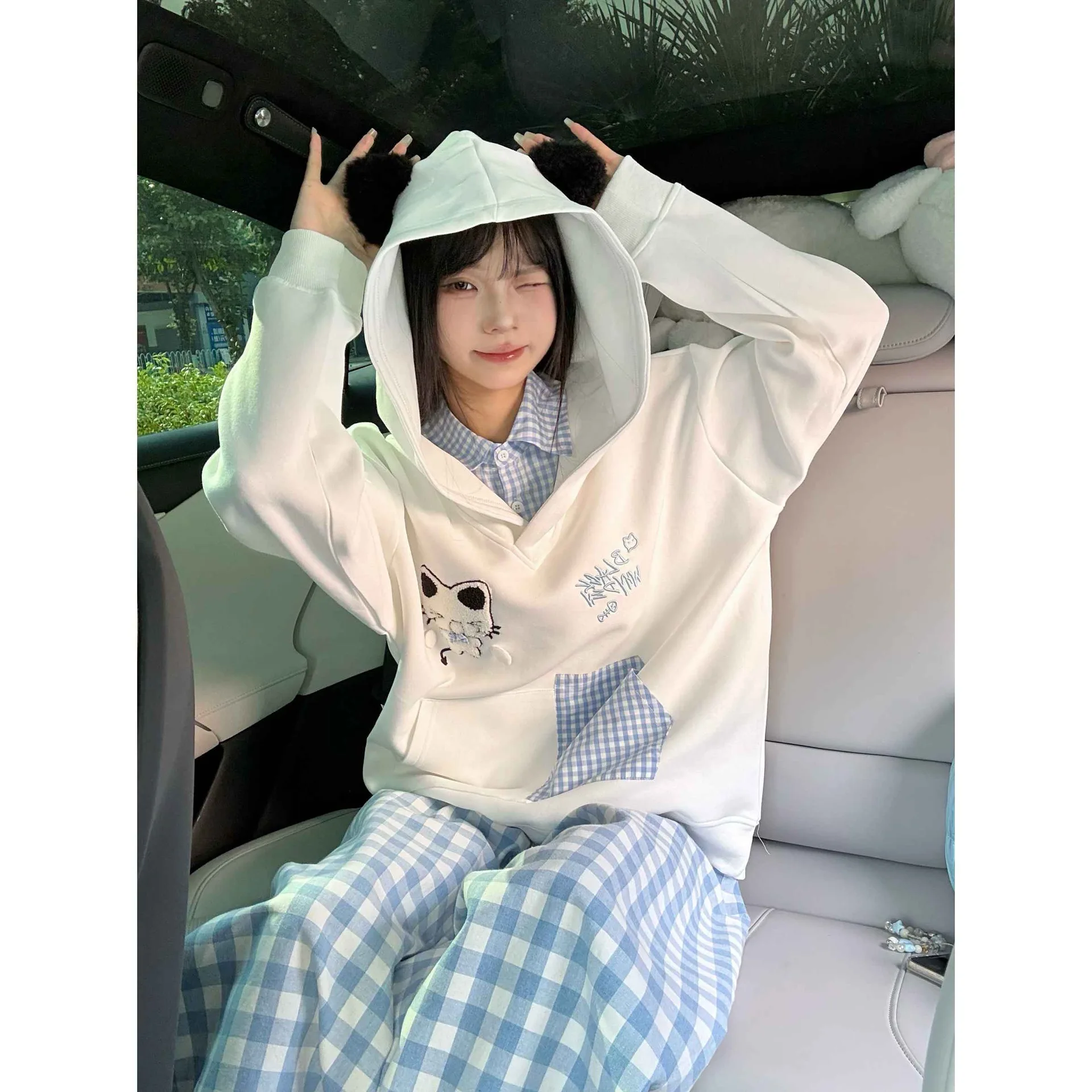 Осенняя клетчатая лоскутная толстовка с капюшоном и вышивкой милого кота, женская повседневная двухслойная уличная одежда большого размера, топ Y2K
Осенняя клетчатая лоскутная толстовка с капюшоном и вышивкой милого кота, женская повседневная двухслойная уличная одежда большого размера, топ Y2K