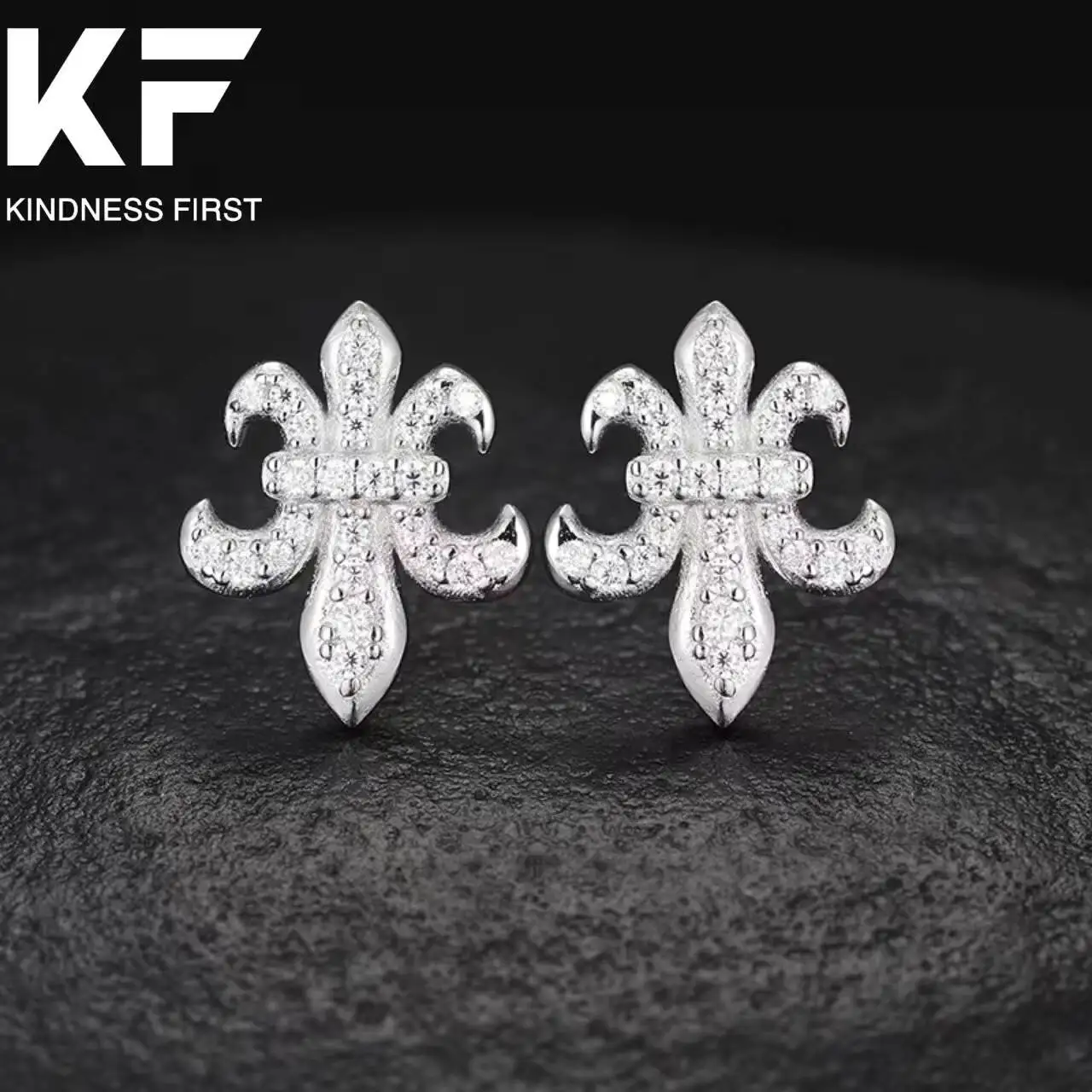 Factory Price White Gold Plated Hip Hop Jewelry 925 Sterling Silver VVS Moissanite Iced Out Iris Stud Earrings for Men Women
Factory Price White Gold Plated Hip Hop Jewelry 925 Sterling Silver VVS Moissanite Iced Out Iris Stud Earrings for Men Women