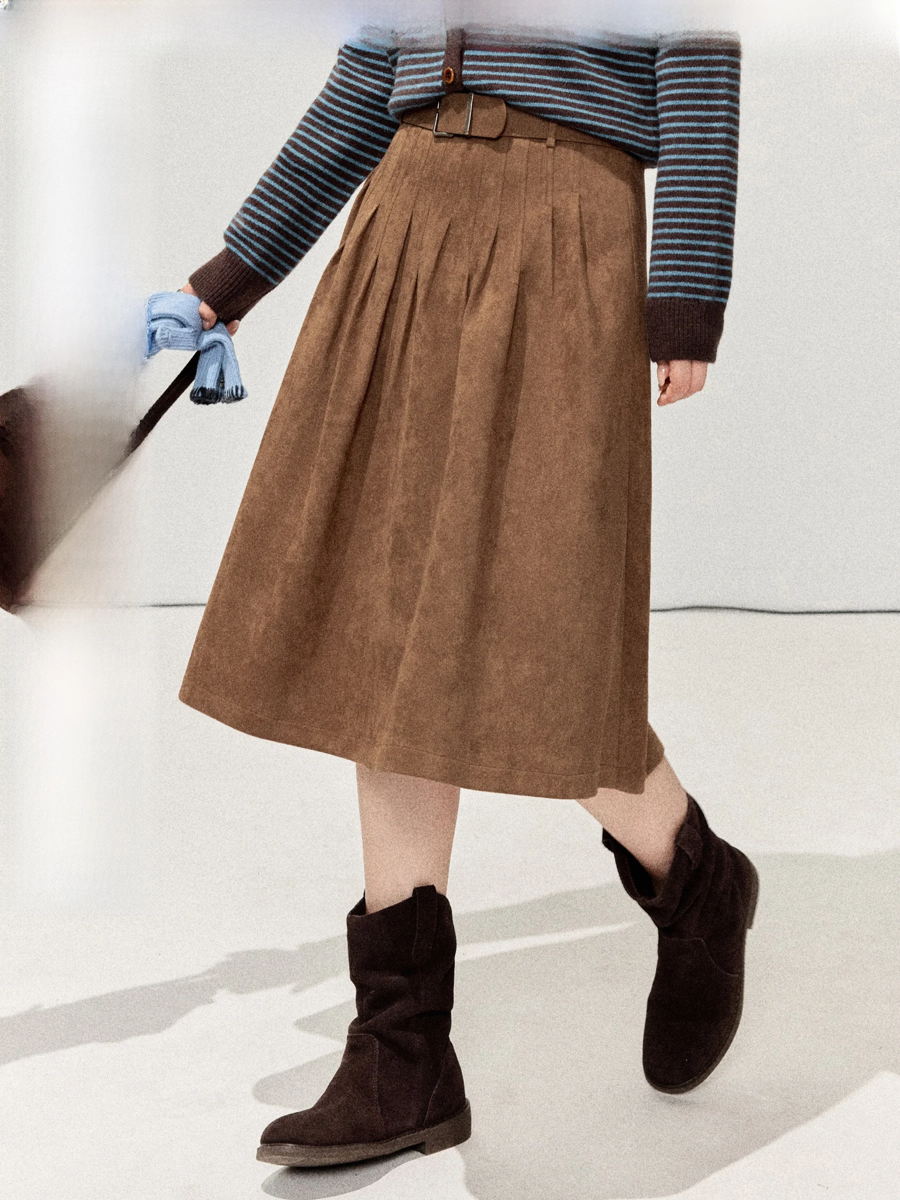 Юбка из замши больших размеров, длинная, с высокой талией, для повседневной носки, А-силуэт, для фигуры типа «груша», цвета: осенние, зимние
Юбка из замши больших размеров, длинная, с высокой талией, для повседневной носки, А-силуэт, для фигуры типа «груша», цвета: осенние, зимние