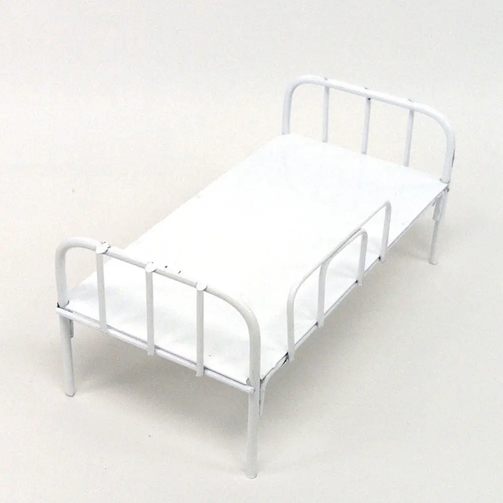 Miniature Bright Color Soldier Dormitory Bed Alloy Mini Sleeping Bed Ornament for Dollhouse Decoration Alloy Ornament
Miniature Bright Color Soldier Dormitory Bed Alloy Mini Sleeping Bed Ornament for Dollhouse Decoration Alloy Ornament