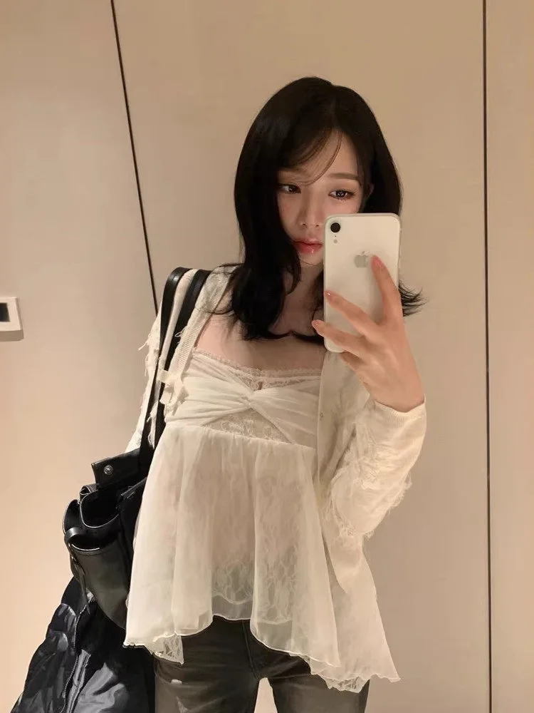 Liu Zhi Min Lace Mesh Splicing Strap Vest Women Summer Pure Desire Cross Knot Loose Top Knitted Thin Summer Season
Liu Zhi Min Lace Mesh Splicing Strap Vest Women Summer Pure Desire Cross Knot Loose Top Knitted Thin Summer Season